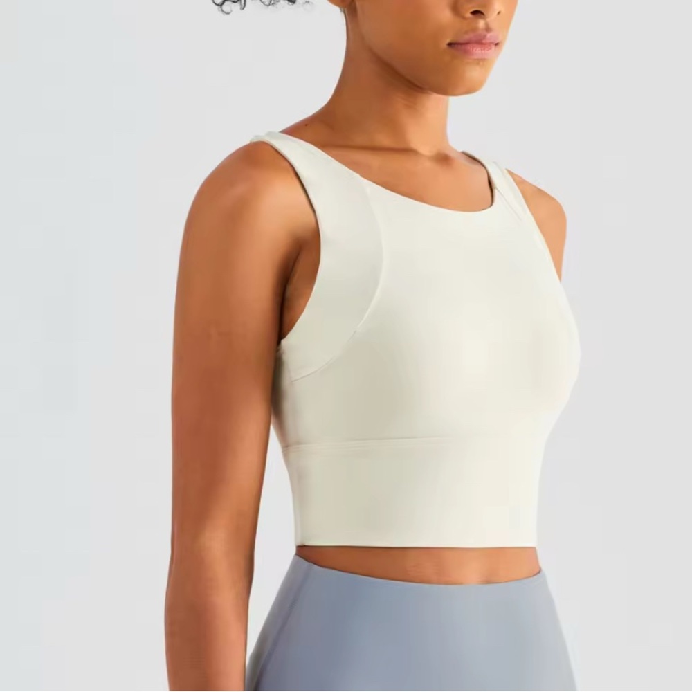 🌿 White Sports Top Bra